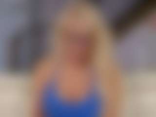 Fit Cougar's Live Sex Cam Show