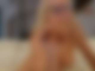Live cam show with Fit Cougar - Dildo Or Vibrator on StripNow