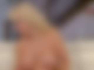 Live cam show with Fit Cougar - Sexwebcam on Milfs Live
