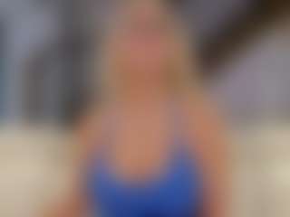 Fit Cougar's Live Sex Cam Show