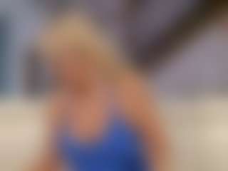 Fit Cougar's Live Sex Cam Show