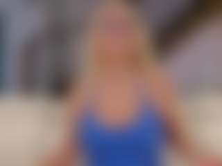 Fit Cougar's Live Sex Cam Show