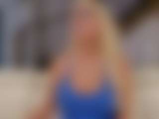 Fit Cougar's Live Sex Cam Show