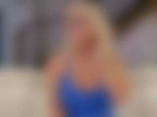 Fit Cougar's Live Sex Cam Show