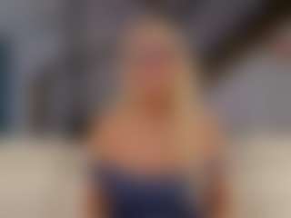 Fit Cougar's Live Sex Cam Show