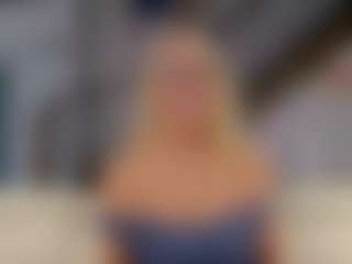 Fit Cougar's Live Sex Cam Show
