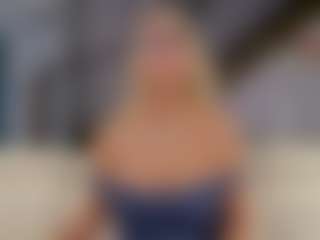 Fit Cougar's Live Sex Cam Show