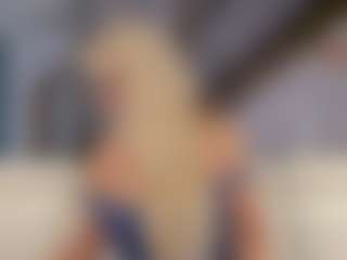 Fit Cougar's Live Sex Cam Show
