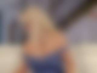 Fit Cougar's Live Sex Cam Show