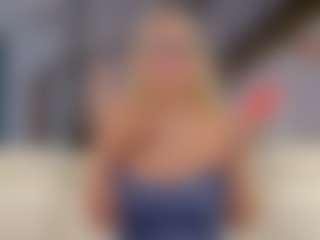 Fit Cougar's Live Sex Cam Show