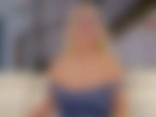 Fit Cougar's Live Sex Cam Show