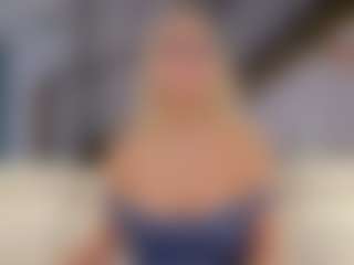 Fit Cougar's Live Sex Cam Show