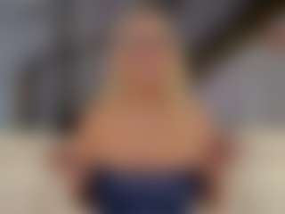 Fit Cougar's Live Sex Cam Show