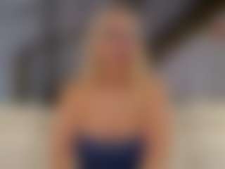 Fit Cougar's Live Sex Cam Show