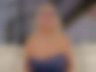 Fit Cougar's Live Sex Cam Show