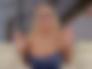 Fit Cougar's Live Sex Cam Show