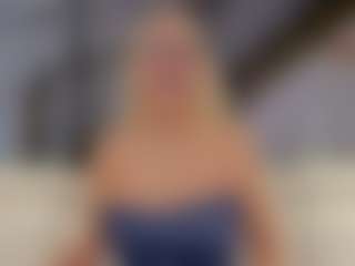 Fit Cougar's Live Sex Cam Show