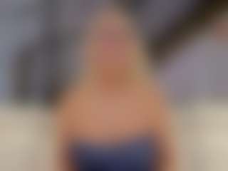 Fit Cougar's Live Sex Cam Show
