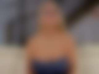 Fit Cougar's Live Sex Cam Show