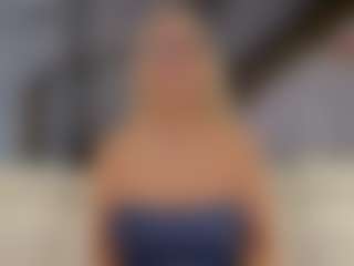 Fit Cougar's Live Sex Cam Show