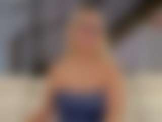 Fit Cougar's Live Sex Cam Show