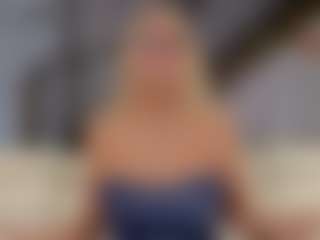 Fit Cougar's Live Sex Cam Show