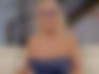 Fit Cougar's Live Sex Cam Show