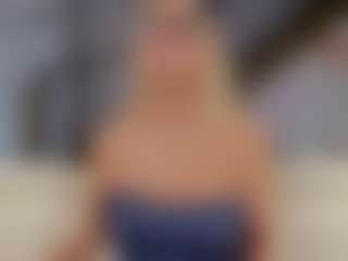 Fit Cougar's Live Sex Cam Show