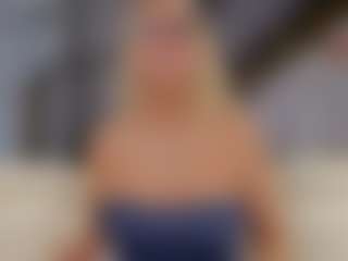 Fit Cougar's Live Sex Cam Show
