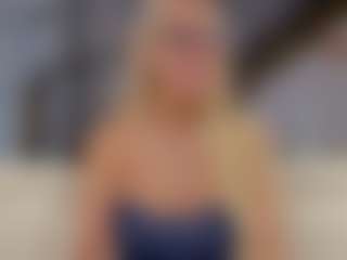 Fit Cougar's Live Sex Cam Show
