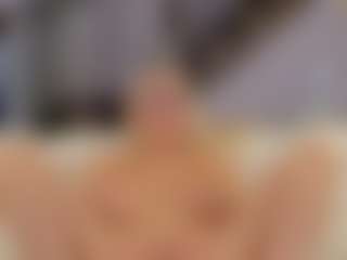 Fit Cougar's Live Sex Cam Show