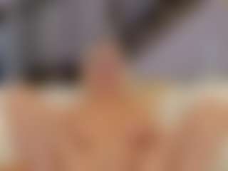 Fit Cougar's Live Sex Cam Show