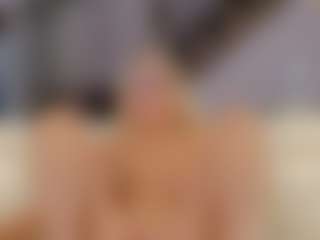 Fit Cougar's Live Sex Cam Show