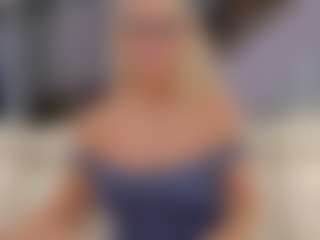 Fit Cougar's Live Sex Cam Show