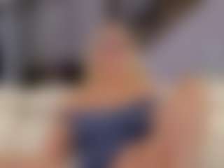 Fit Cougar's Live Sex Cam Show