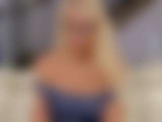 Fit Cougar's Live Sex Cam Show