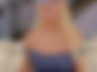 Fit Cougar's Live Sex Cam Show