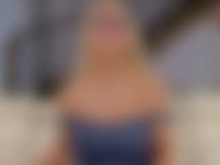 Fit Cougar's Live Sex Cam Show