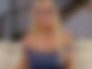 Fit Cougar's Live Sex Cam Show
