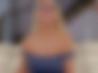 Fit Cougar's Live Sex Cam Show