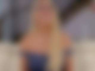 Fit Cougar's Live Sex Cam Show