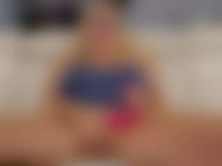 Fit Cougar's Live Sex Cam Show