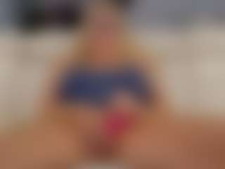 Fit Cougar's Live Sex Cam Show