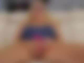 Fit Cougar's Live Sex Cam Show