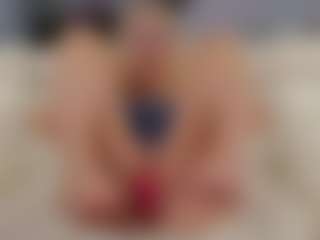 Fit Cougar's Live Sex Cam Show