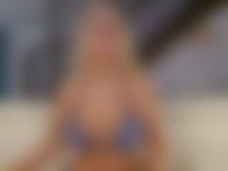 Live cam show with Fit Cougar - Bedroom Mature on Cam Slut