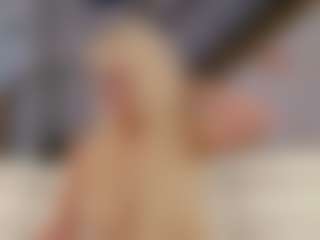 Live cam show with Fit Cougar - Athletic Bedroom on Hubzter Live