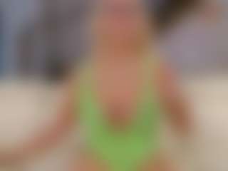 Fit Cougar's Live Sex Cam Show