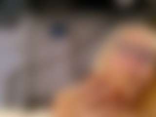 Live cam show with Fit Cougar - Tattoos on Hubzter Live
