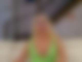 Fit Cougar's Live Sex Cam Show